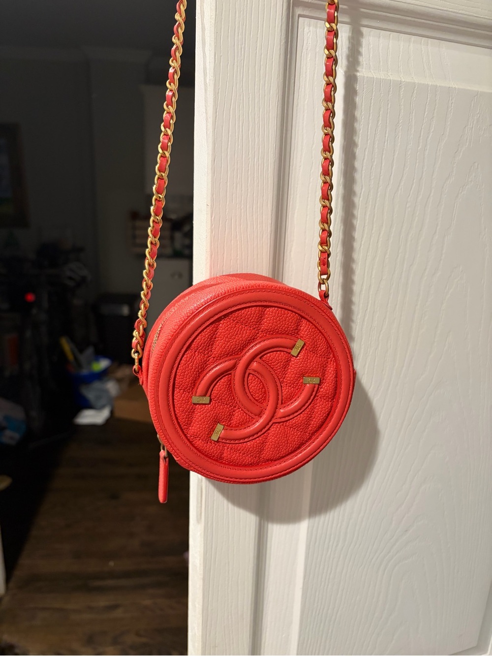 CHANEL Coral-Red Quilted Round Crossbody Bag with Gold Chain - Picture 3 of 4